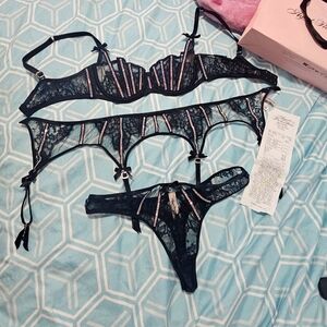 It was a birthday present, I don't need it, never worn